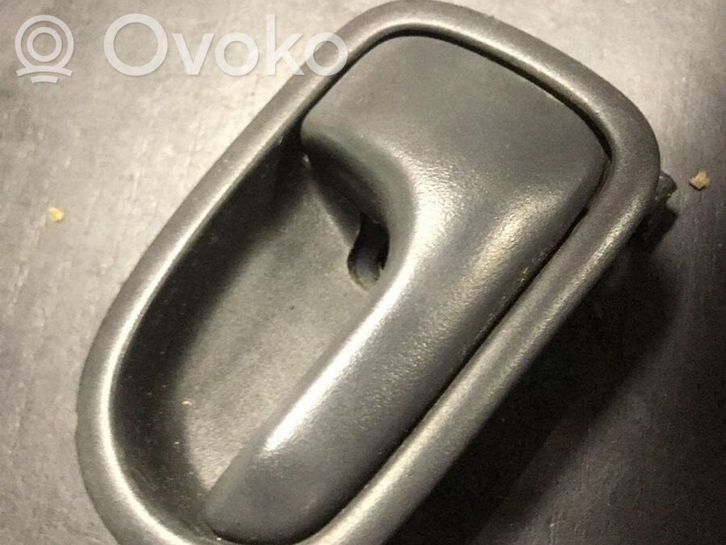 Mazda 323 Manecilla interna puerta trasera 