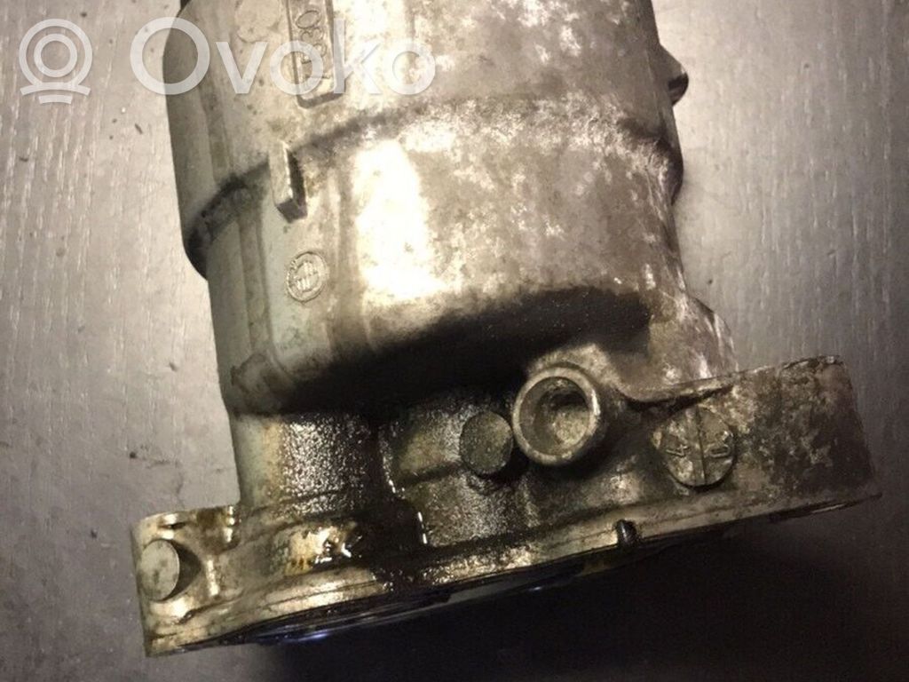BMW 3 E90 E91 Oil filter mounting bracket 