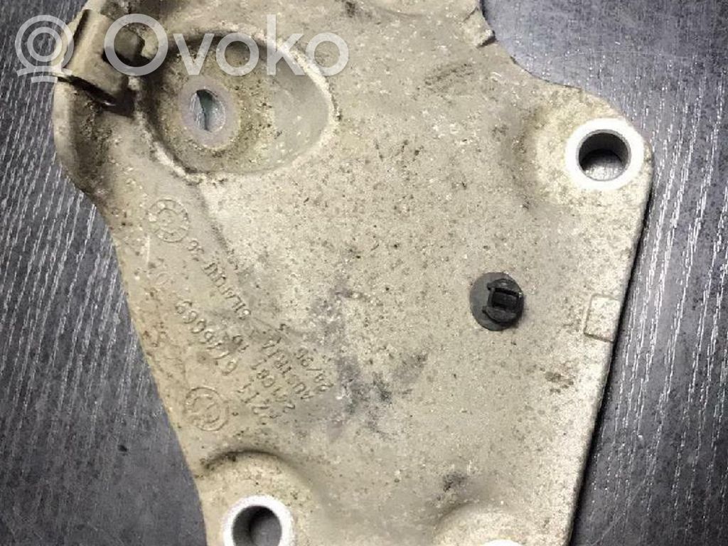 BMW 5 E60 E61 Engine mounting bracket 