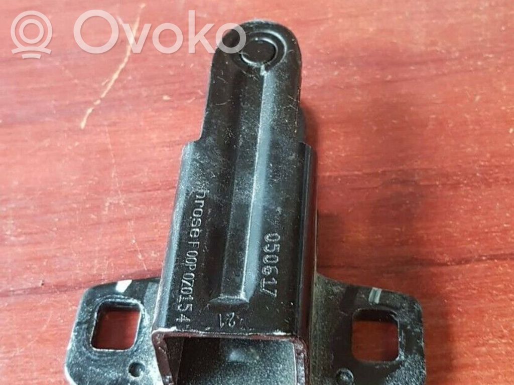 BMW X5 E53 Tailgate lock loop/hook striker 
