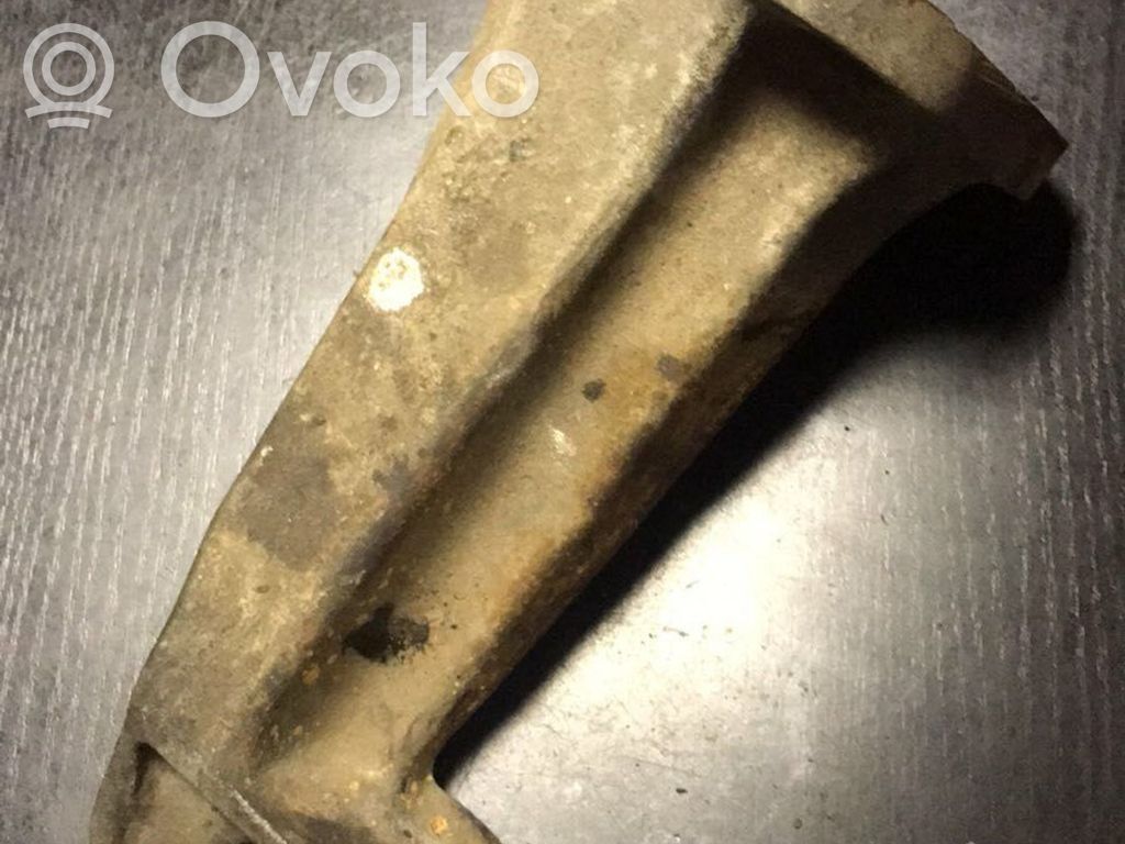 BMW X5 E53 Engine mounting bracket 