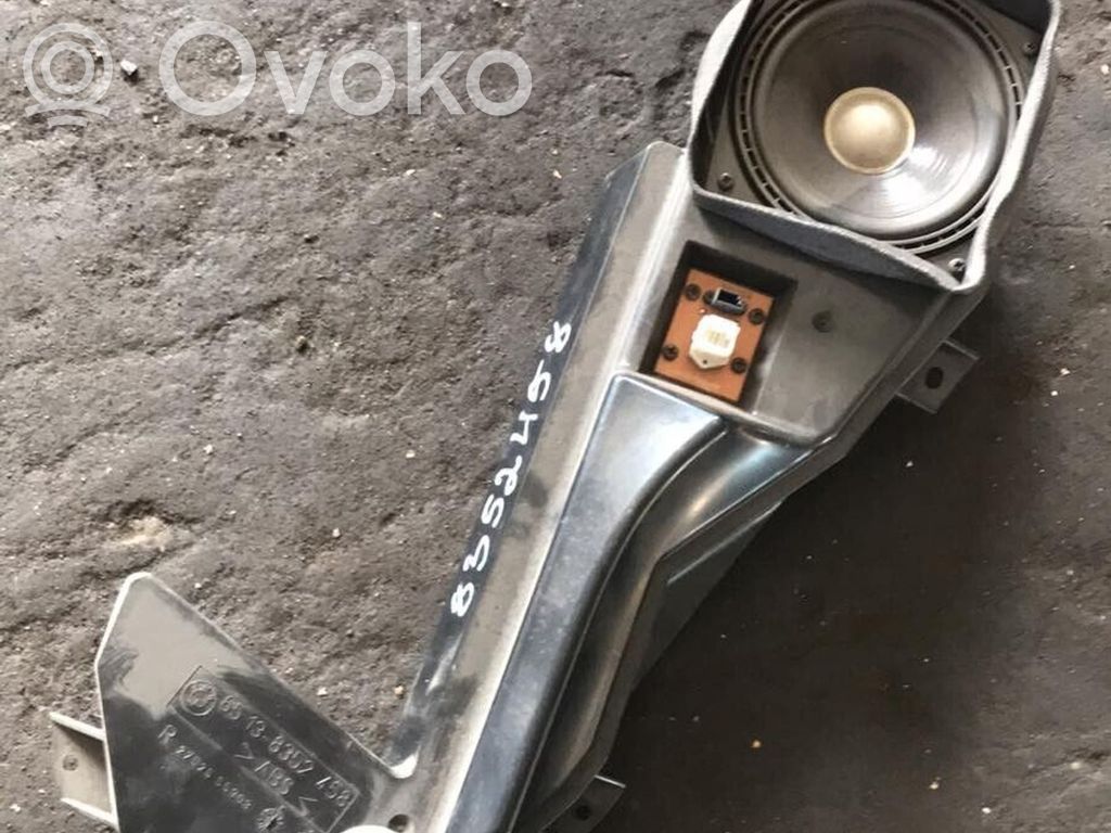 BMW 7 E38 Altavoz de la puerta trasera 