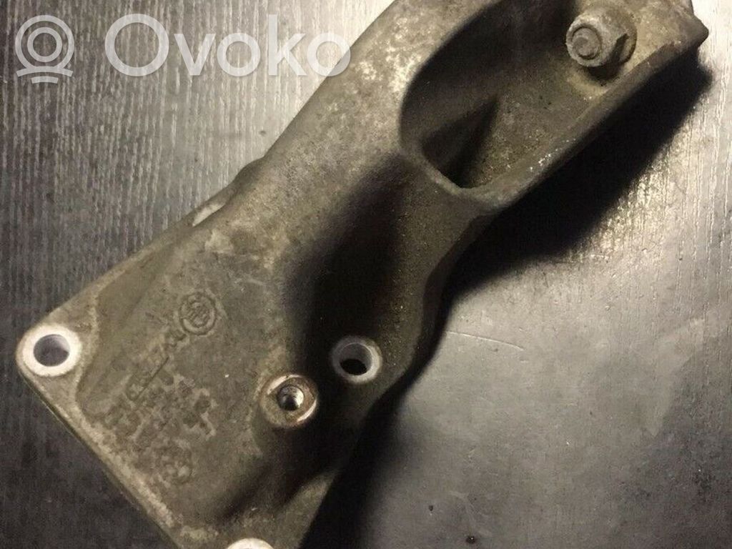 BMW 3 E46 Engine mounting bracket 