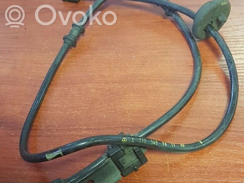 Czujnik prędkości obrotowej koła ABS   2105400617
