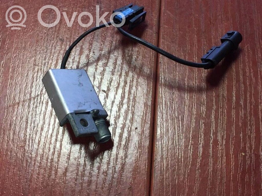 BMW 7 E38 Antenas pastiprinātājs 