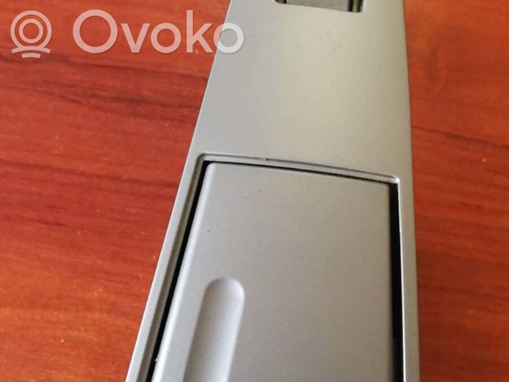 Electric window control switch   7149962