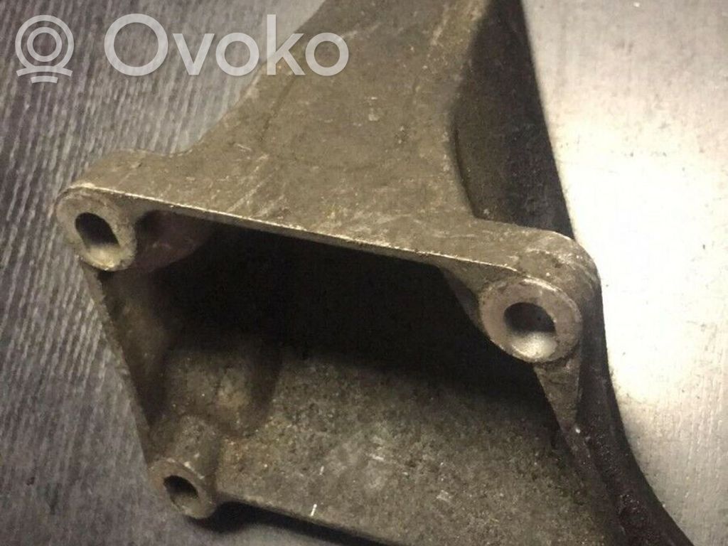 Engine mounting bracket   6754616