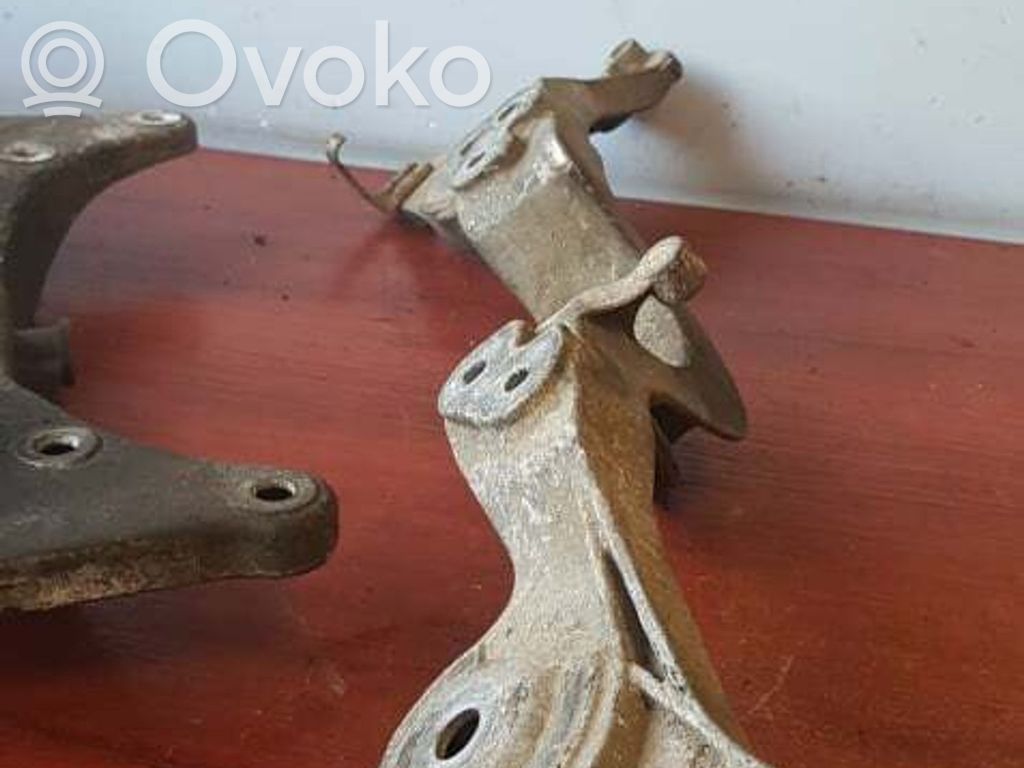 BMW X3 E83 Rear differential/diff mount bracket 