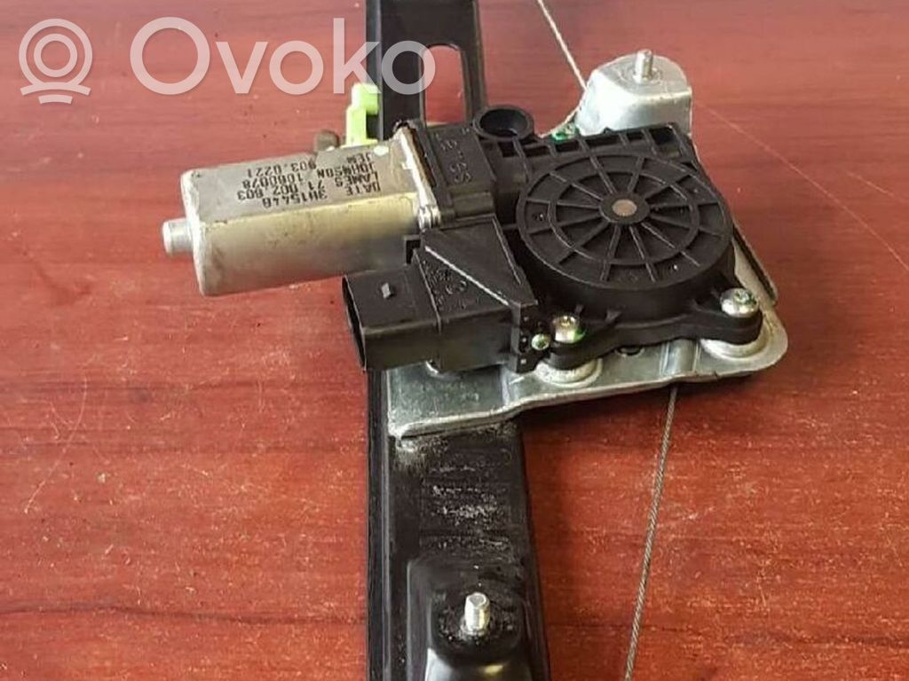 Regulador de puerta trasera con motor