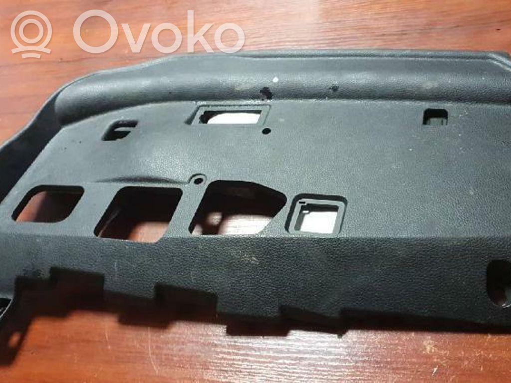 BMW 1 E81 E87 Panelės apdailos skydas (apatinis) 
