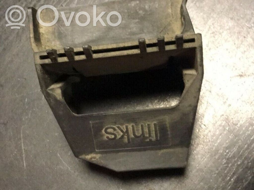 BMW 5 E39 Fixation de radiateur 