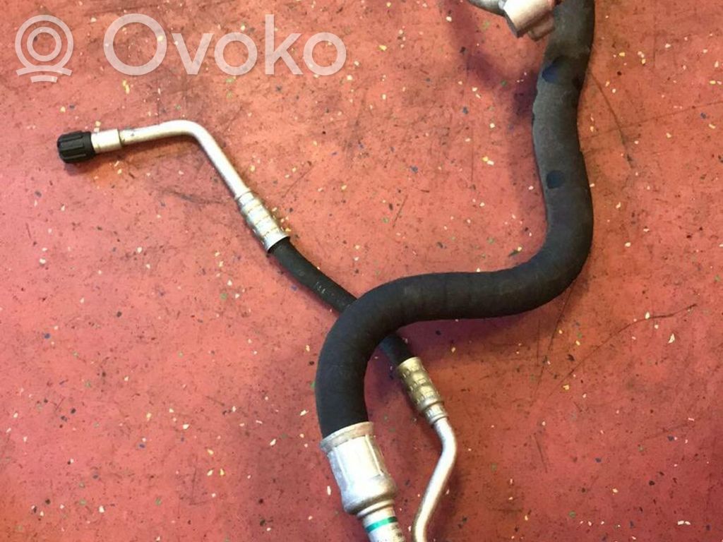 BMW 1 E81 E87 Moottorin vesijäähdytyksen putki/letku 