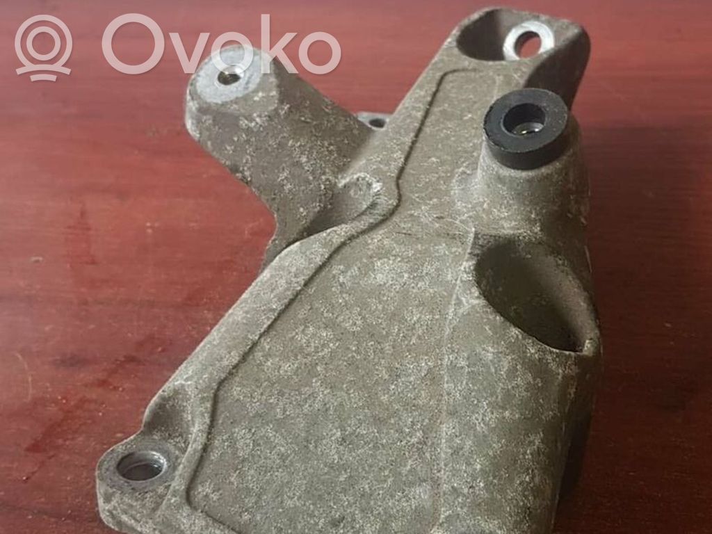 BMW 1 E81 E87 Engine mounting bracket 