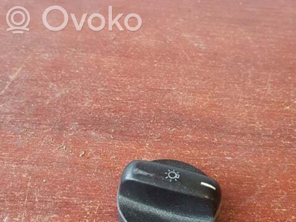 Lukturu slēdzis   8352222