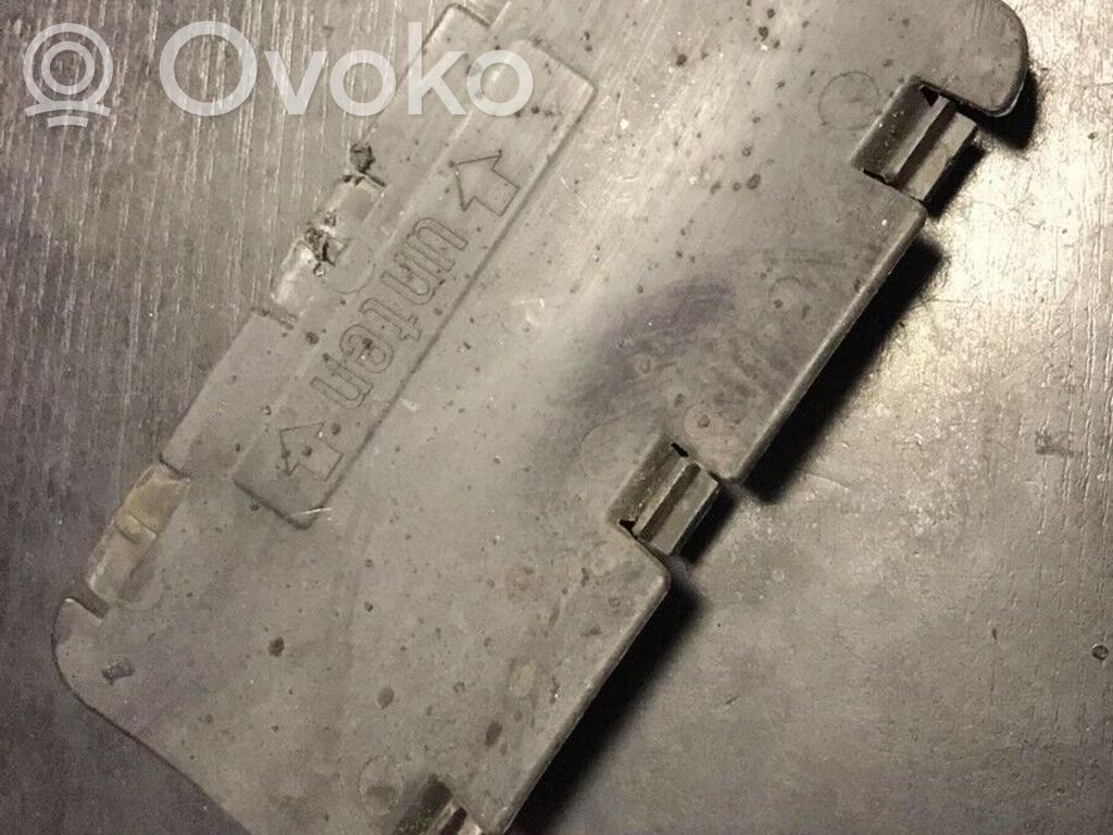 BMW 5 E60 E61 Kita dugno detalė 