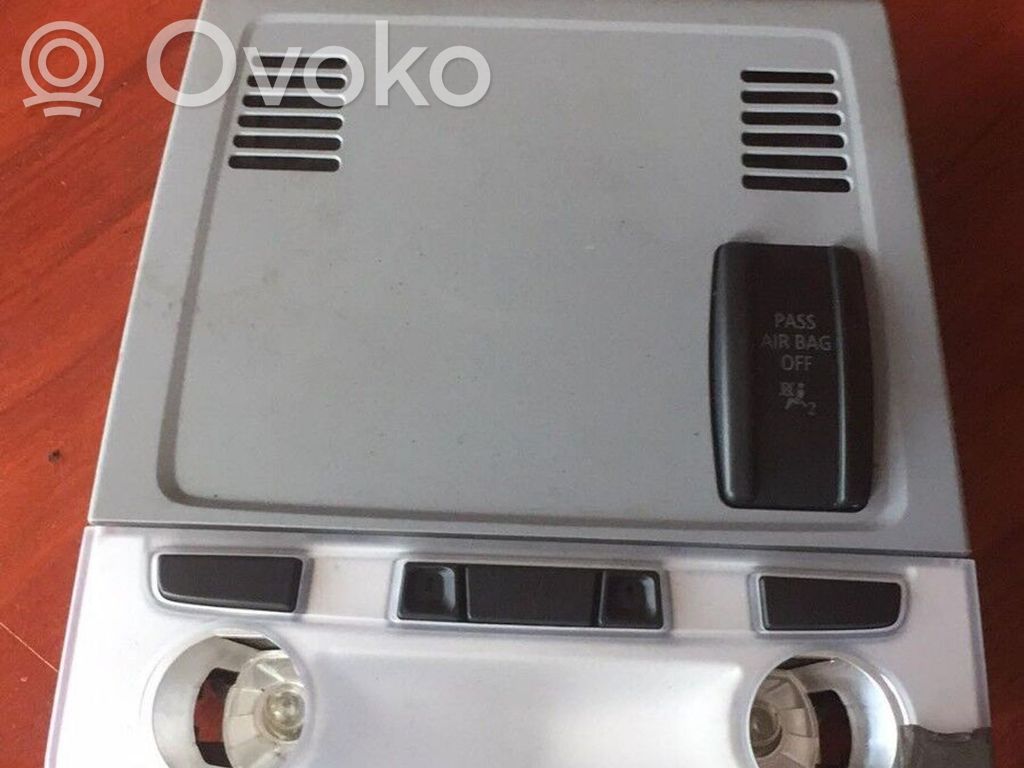 Front seat light   9197743