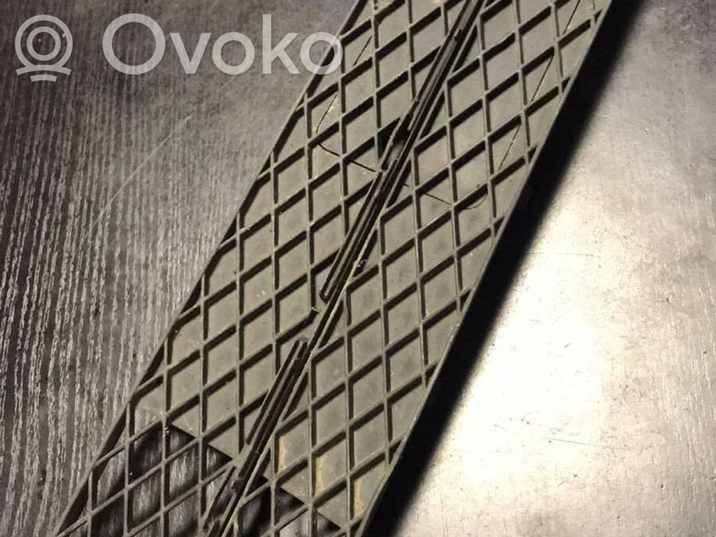 BMW 5 E60 E61 Front bumper lower grill 