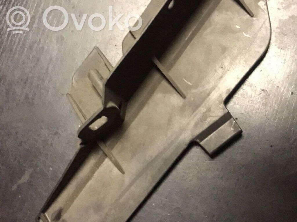 BMW 7 E38 Ajovalon kannake 