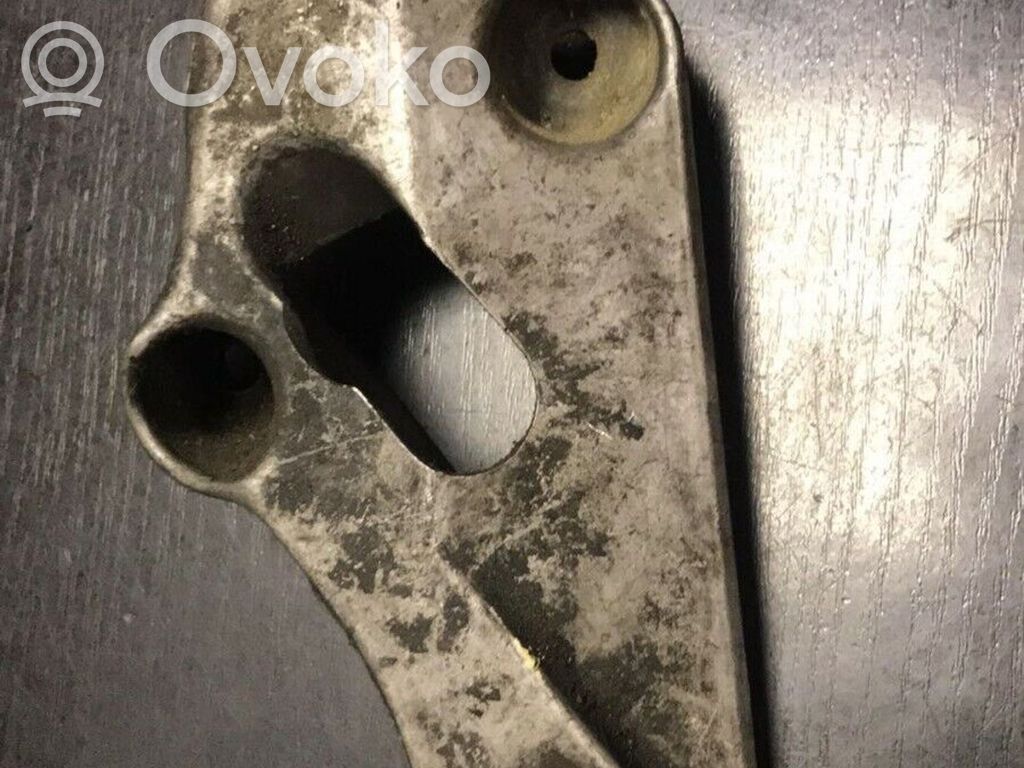 BMW 5 E34 Engine mounting bracket 
