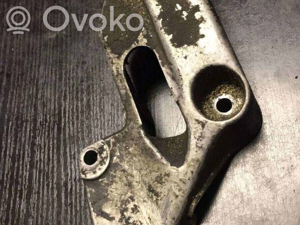 BMW 5 E34 Engine mounting bracket 
