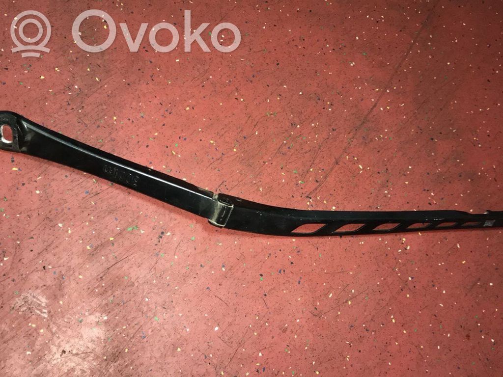 BMW 6 E63 E64 Priekinio stiklo valytuvų kojelė 