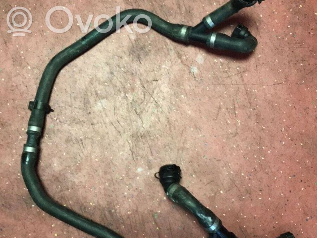 Engine coolant pipe/hose   7565781