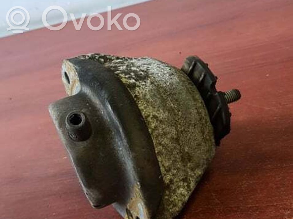 Dzinēja spilvens   6774620