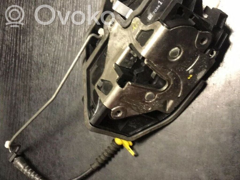BMW X3 E83 Front door lock 