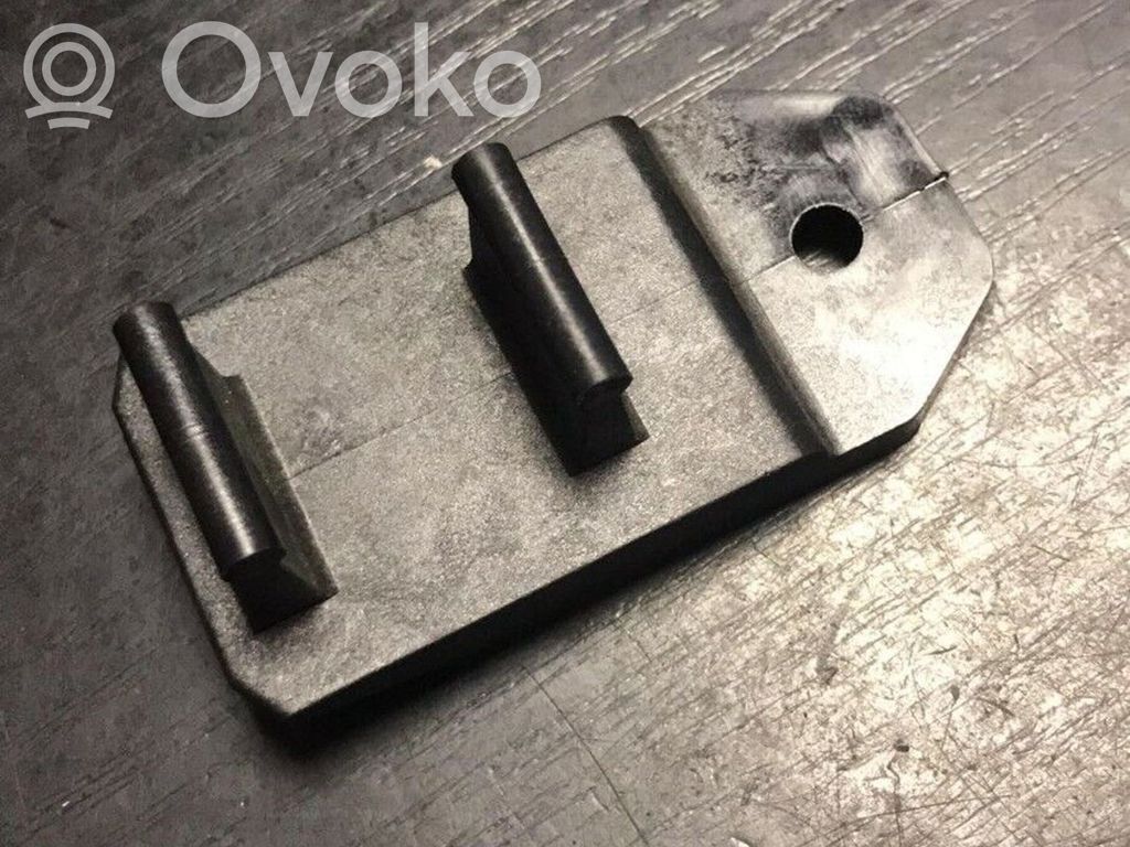 BMW 5 E39 Radiator support slam panel bracket 