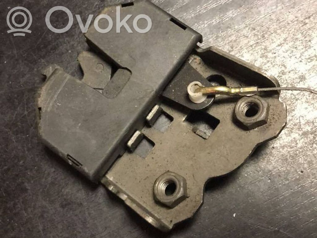 Seat back rest lock catch   8209035