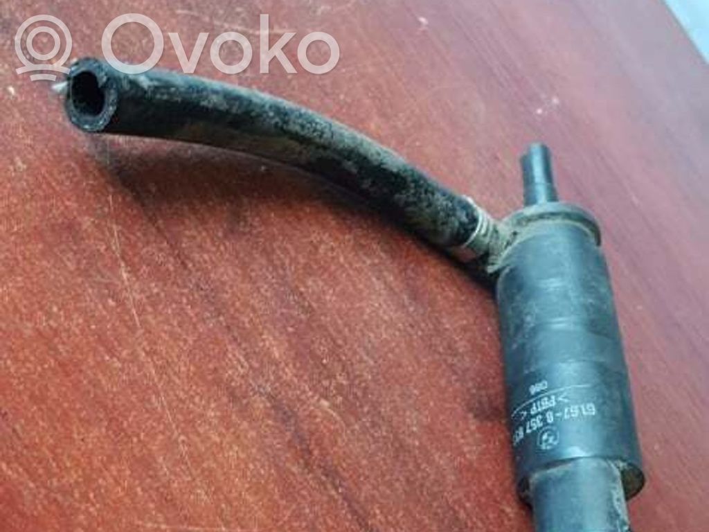 BMW 5 E39 Windscreen/windshield washer pump 
