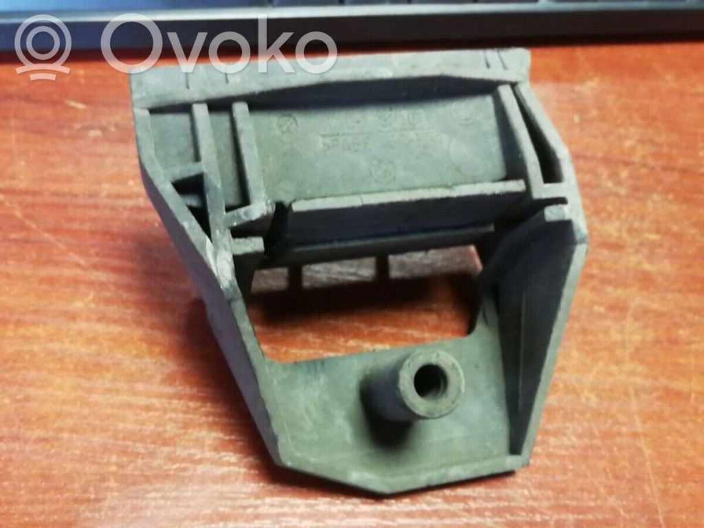 BMW 5 E39 Radiator mount bracket 