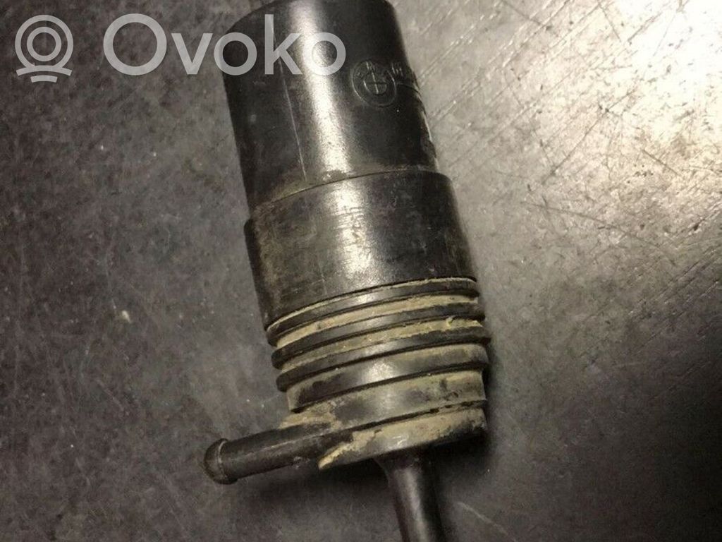 BMW 5 E34 Windscreen/windshield washer pump 