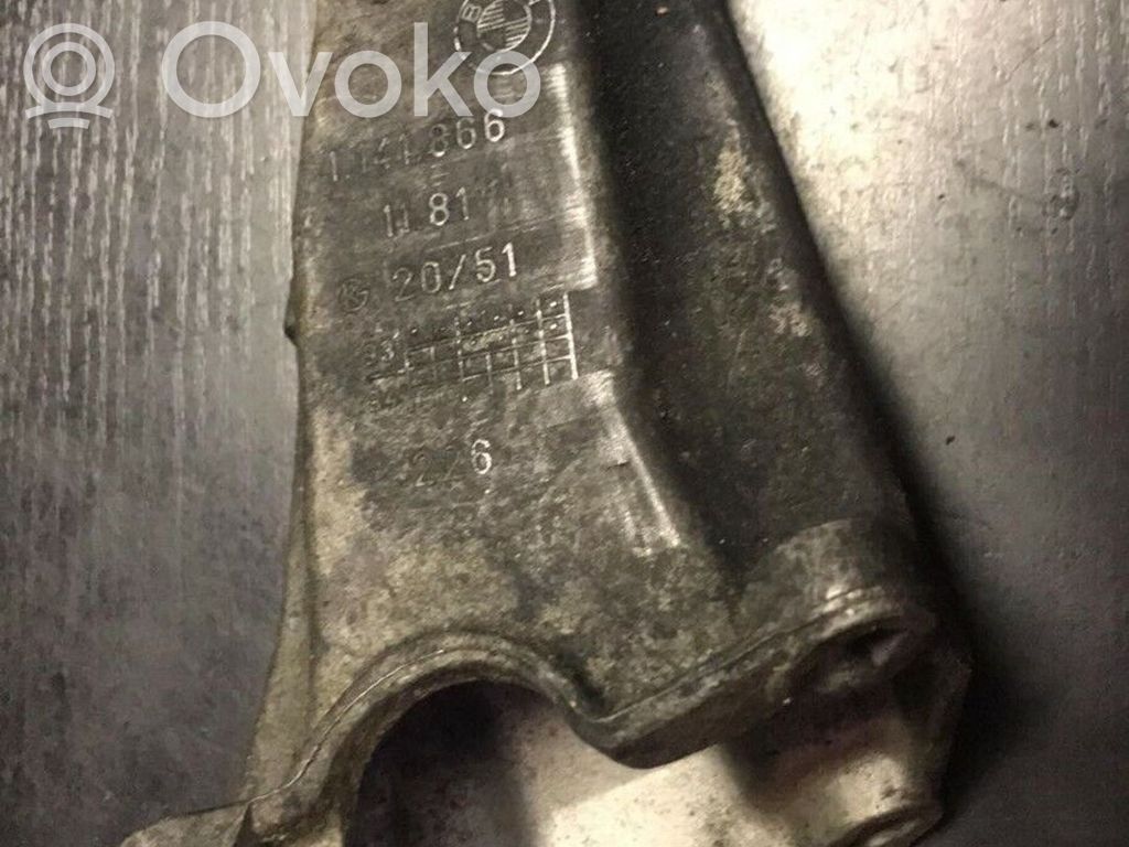 BMW 5 E34 Engine mounting bracket 