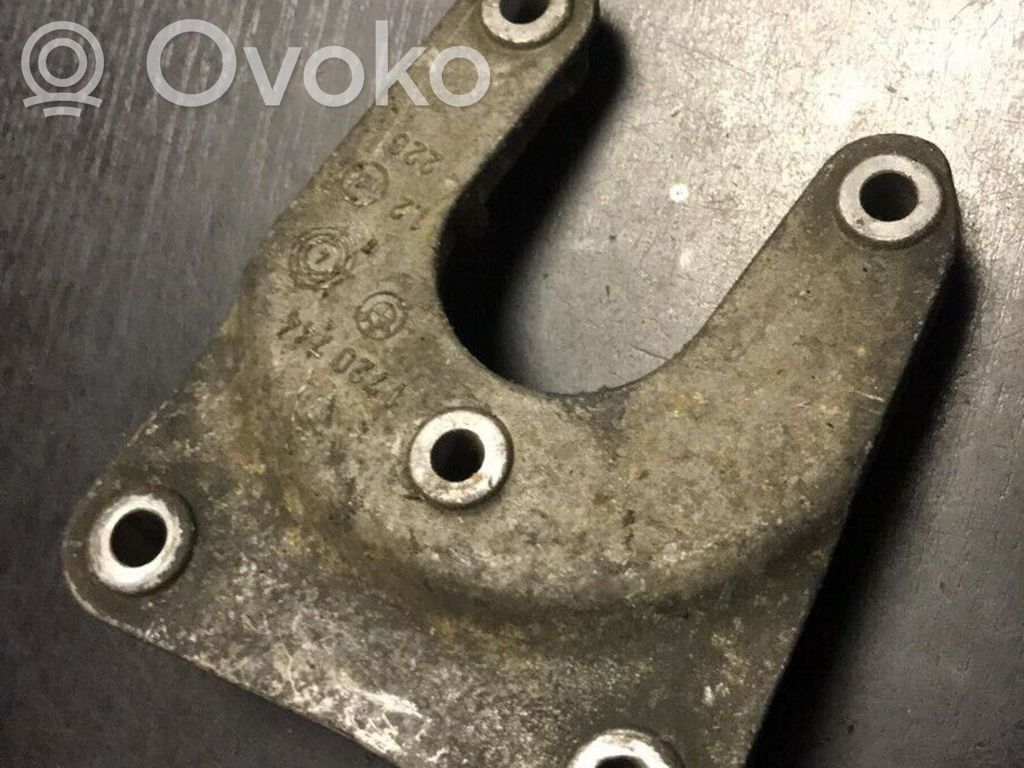 BMW 5 E34 other engine part 