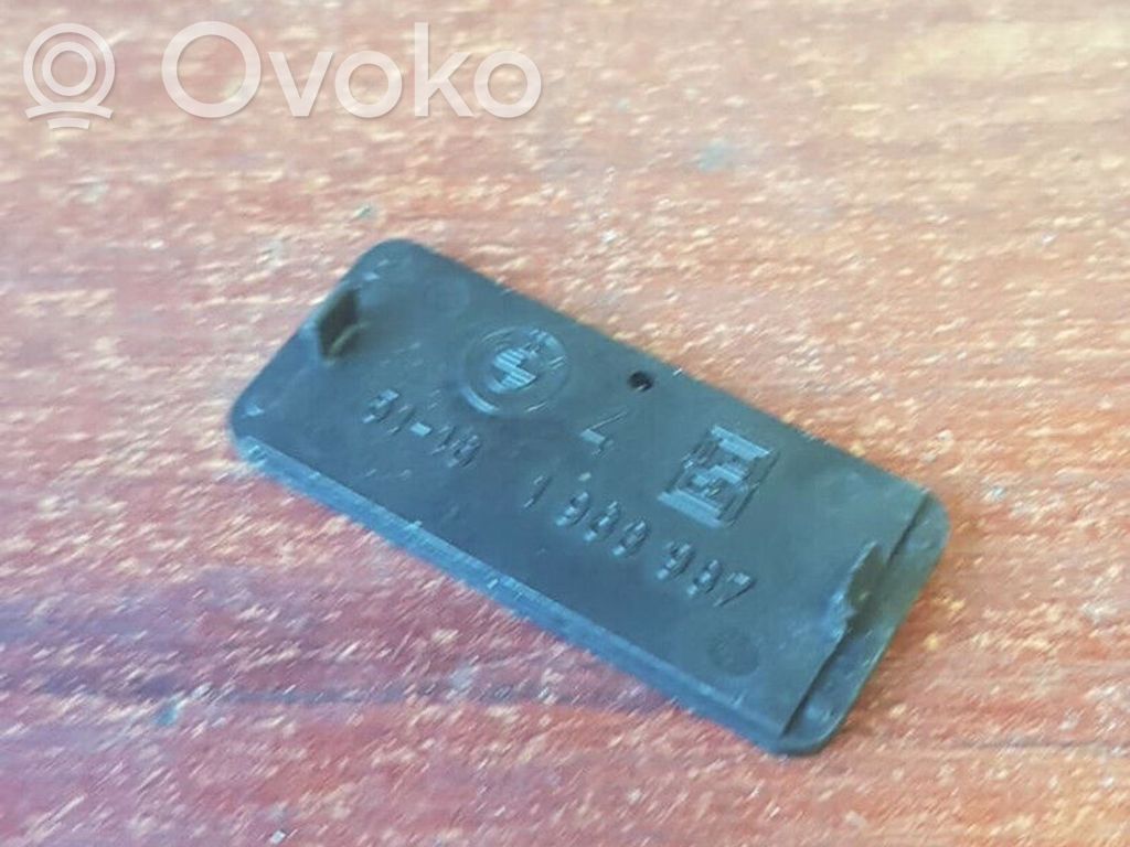 BMW 5 E34 Kita salono detalė 