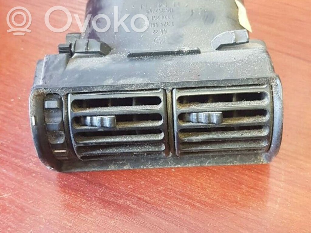 BMW 5 E34 Kratka nawiewu tylna tunelu środkowego 