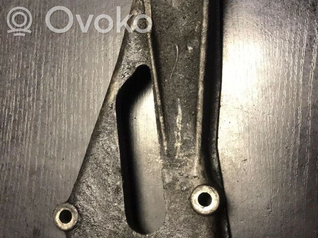 BMW 5 E34 Engine mounting bracket 