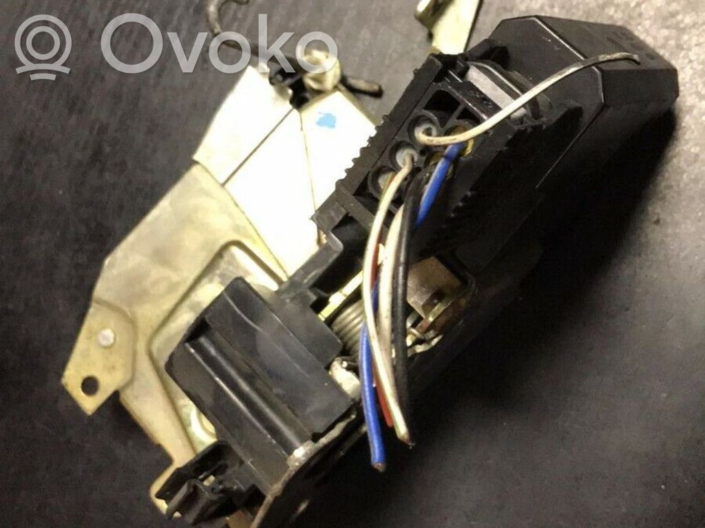 BMW 5 E34 Front door lock 