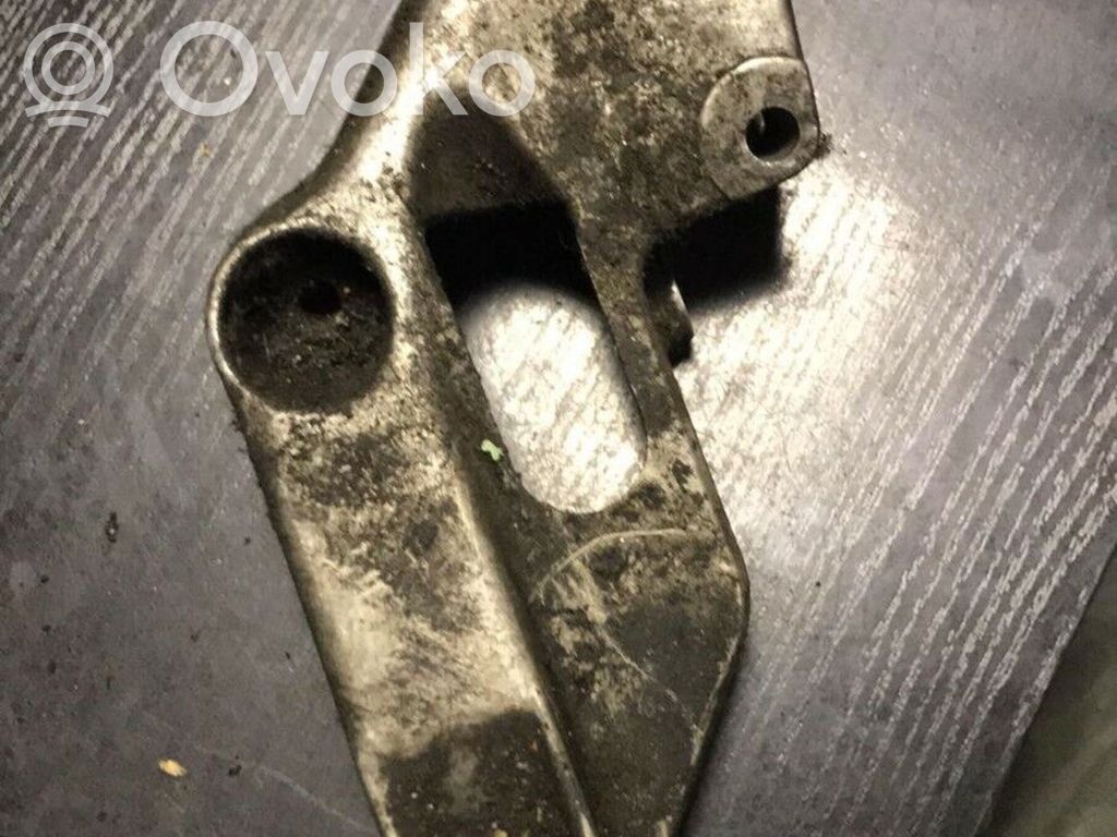 BMW 5 E34 Engine mount bracket 