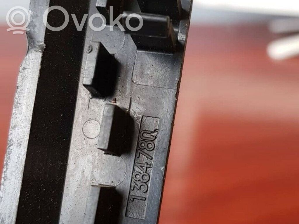 BMW 5 E34 Kita salono detalė 
