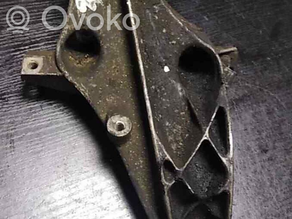 Engine mounting bracket   1139821