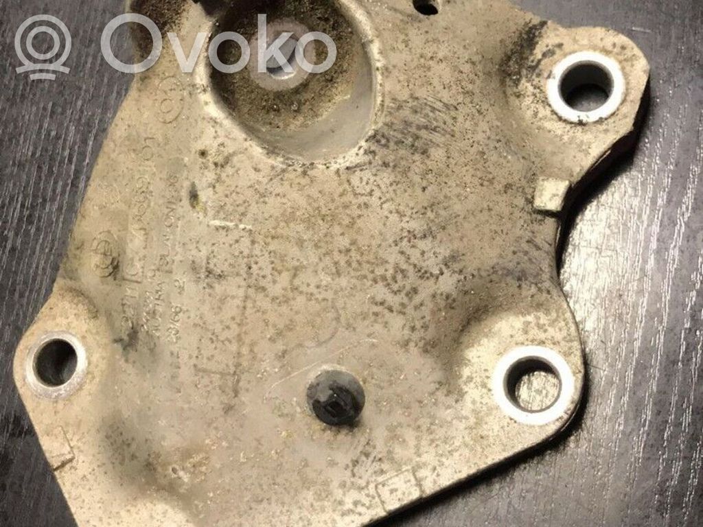 BMW 5 E60 E61 Engine mounting bracket 