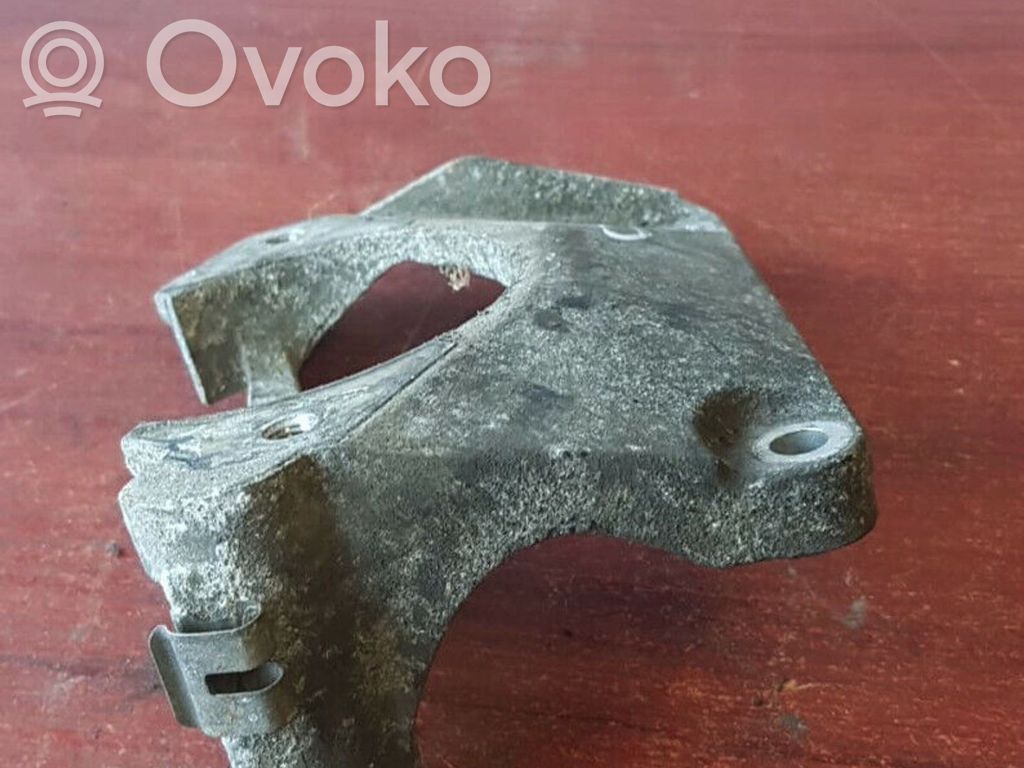 Engine mounting bracket   6761117