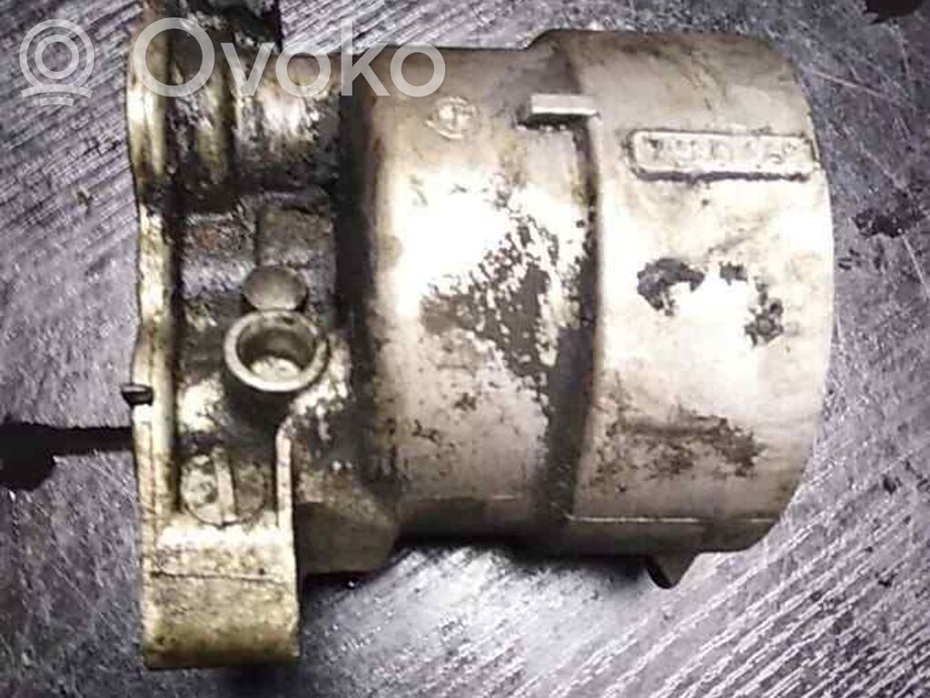 BMW 1 E81 E87 Oil filter mounting bracket 