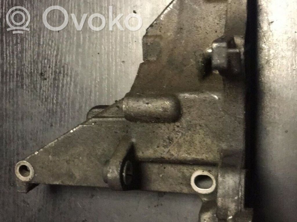 BMW 5 E34 Engine mounting bracket 