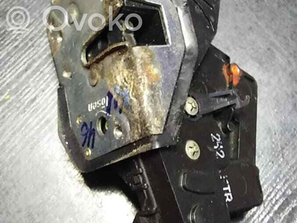 BMW 3 E46 Front door lock 
