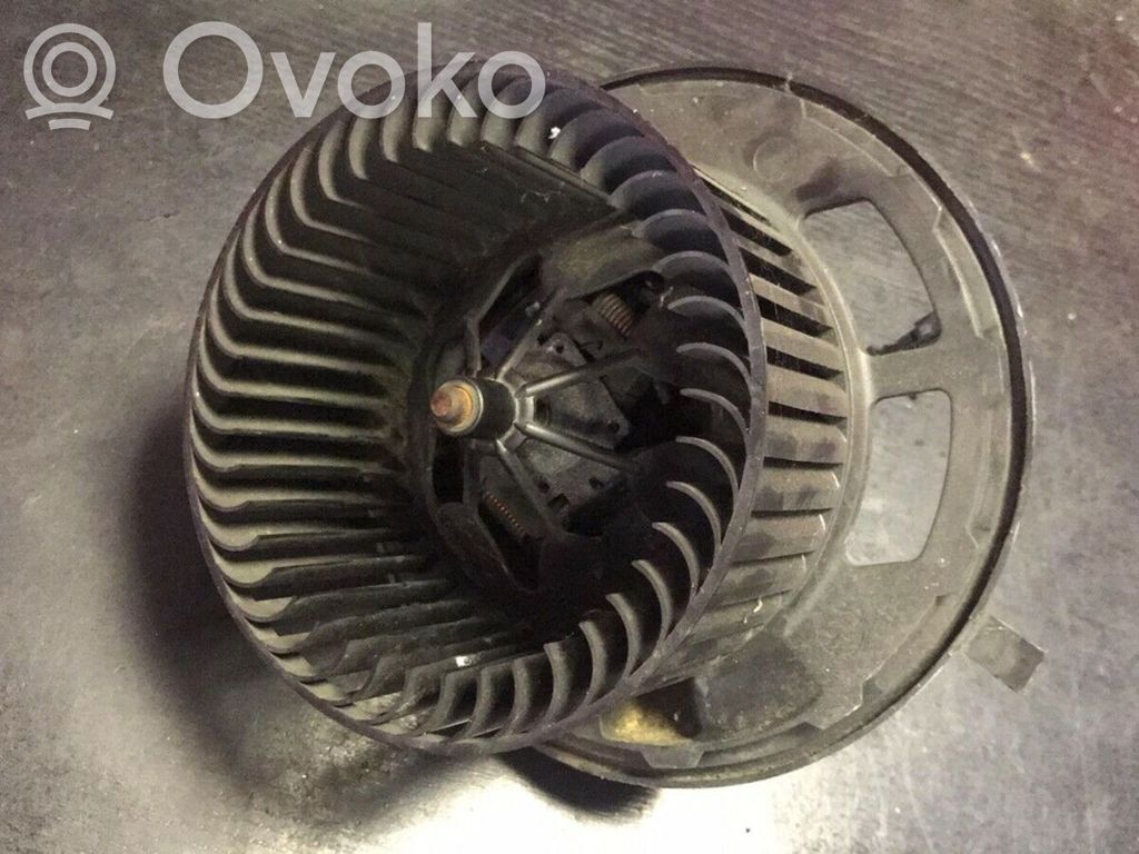 BMW 1 E81 E87 Mazā radiatora ventilators 