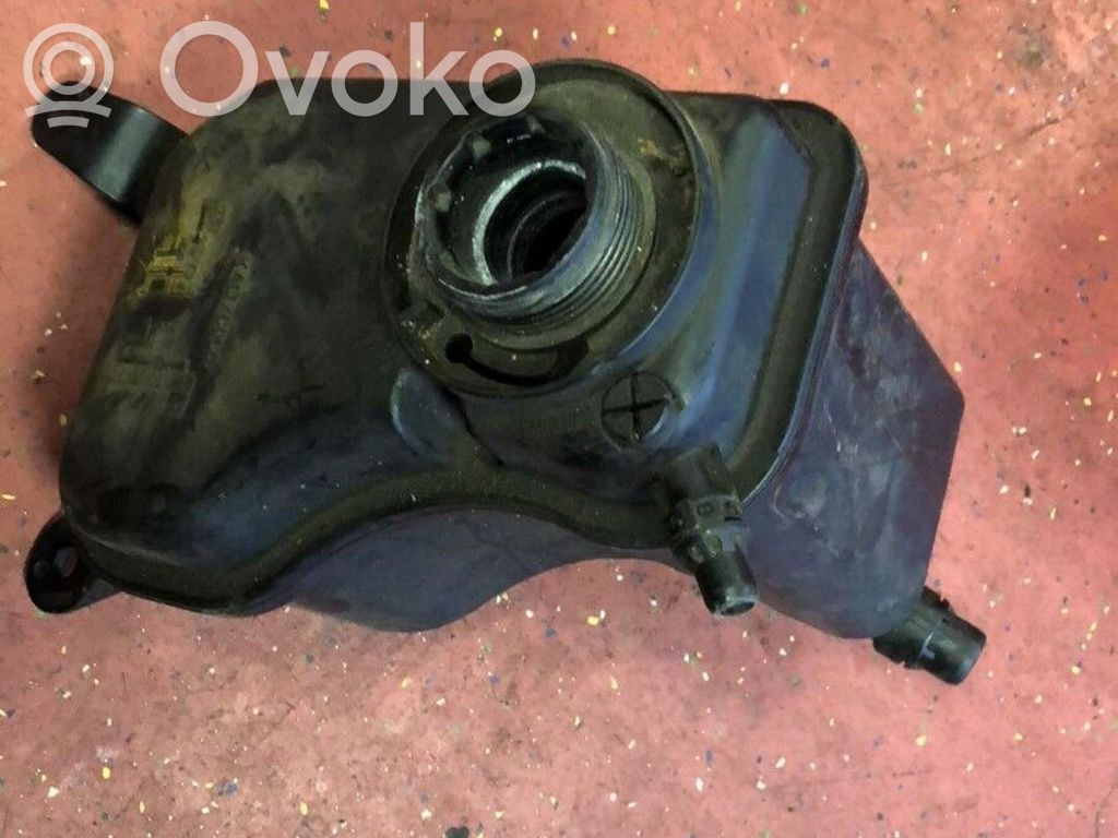 BMW 1 E81 E87 Aušinimo skysčio išsiplėtimo bakelis 