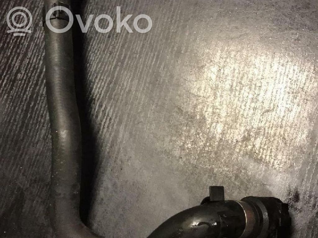 BMW 1 E82 E88 Engine coolant pipe/hose 